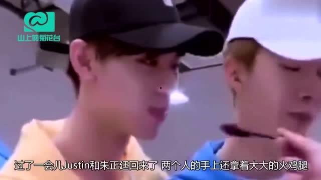 坐等吃瓜啥意思,揭秘网络热议背后的围观心理